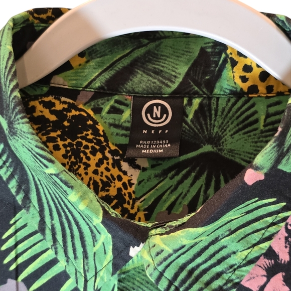 NEFF MENS LEOPARD PRINT BUTTON-DOWN SHORT SLEEVE SHIRT M - Picture 4 of 5